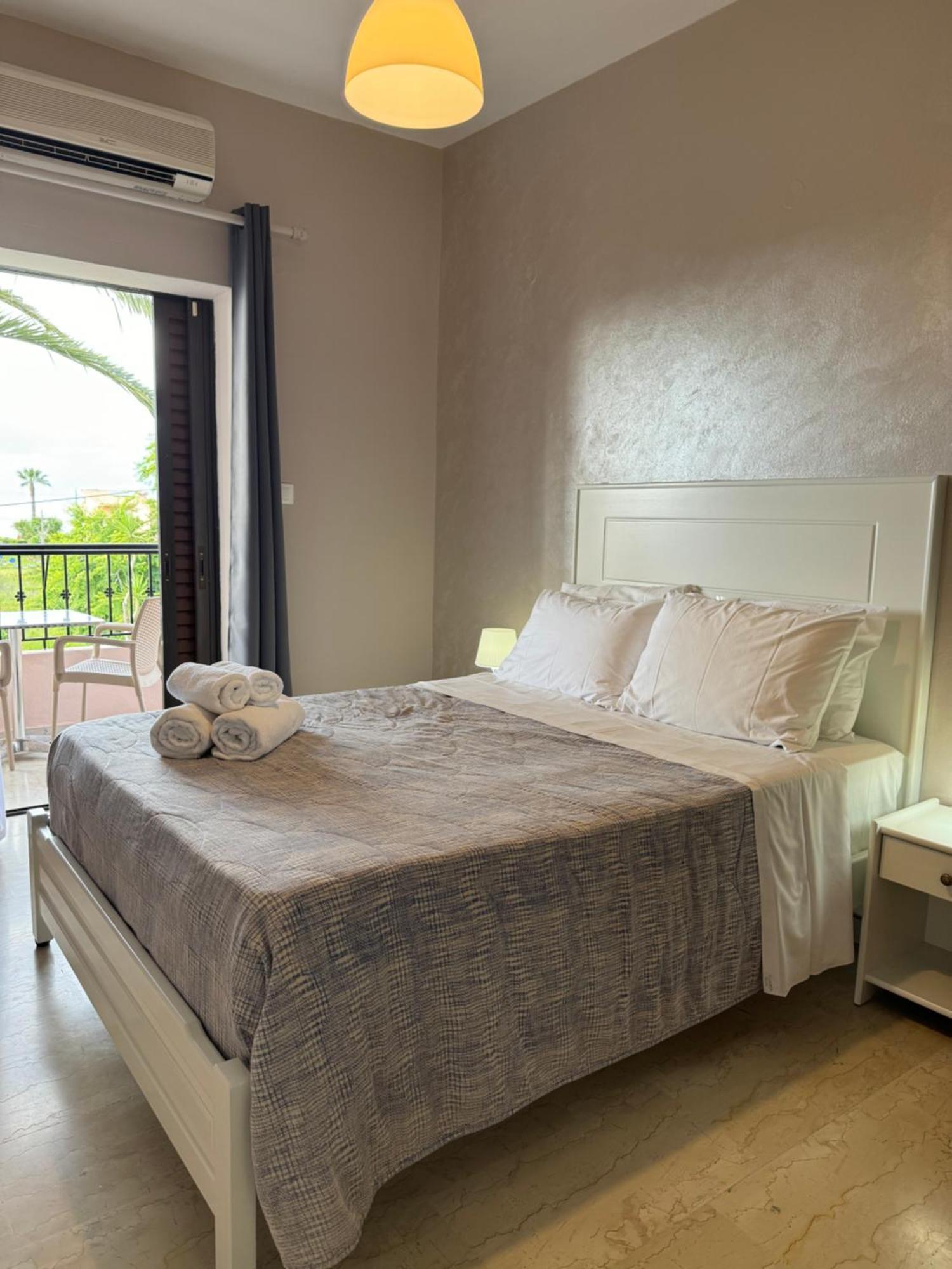 Elizabeth Aparthotel โรดา ภายนอก รูปภาพ