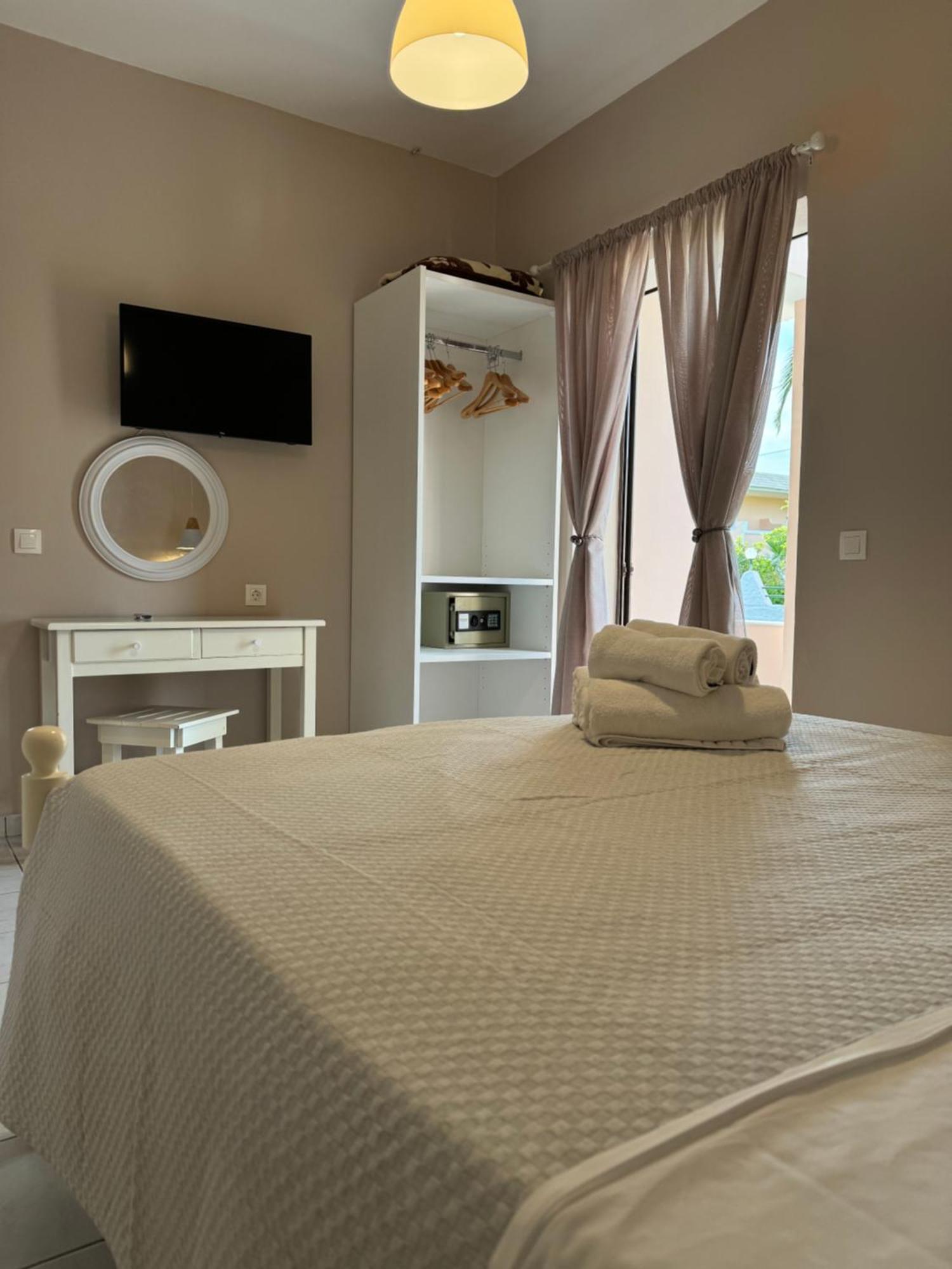 Elizabeth Aparthotel โรดา ภายนอก รูปภาพ